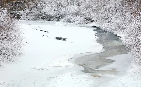 겨울 산 강 — 스톡 사진