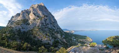 Yaz rock ve kıyı şeridi manzara panorama