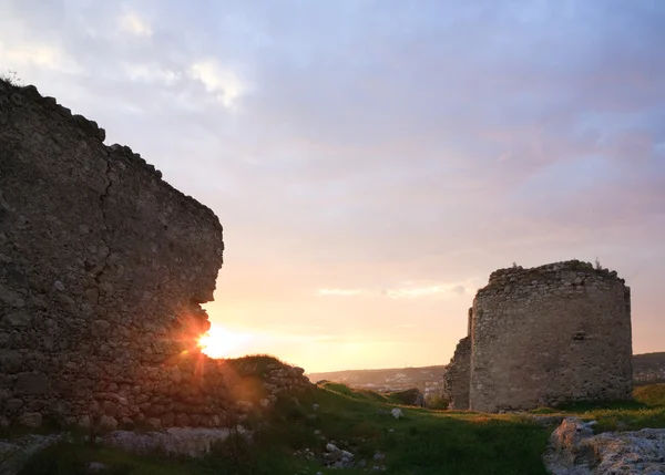 克里米亚半岛古代堡垒日落美景 (乌克兰) — 图库照片
