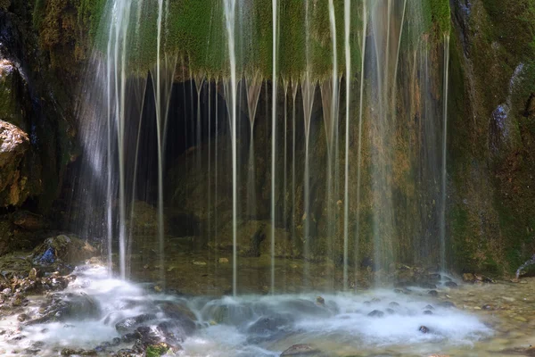 Cachoeira Sribni Struji Filamentos Prateados Crimeia Ucrânia Exposição Longo Prazo — Fotografia de Stock