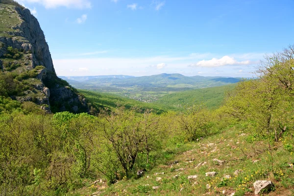 Primavera Crimea Paisaje Montaña Con Valle Pueblo Sokolinoje Ucrania —  Fotos de Stock