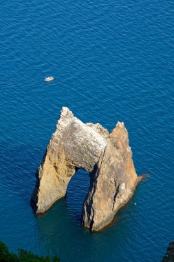 zoloti vorota (golden gate) rock (Karadağ (Rezerv Antik yanardağ bir yere), Kırım, Ukrayna)