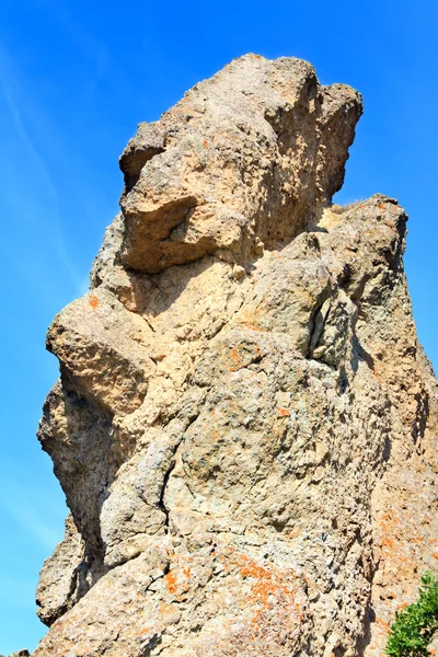 Скалистая Гора Фоне Неба Карадаг Заповедник Месте Древнего Вымершего Вулкана — стоковое фото