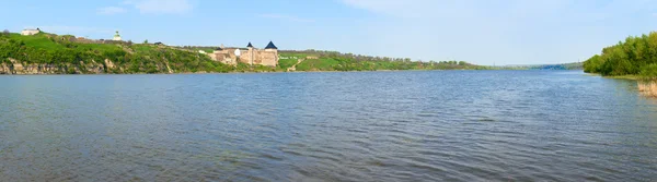 Spring view of Khotyn Fortress (Chernivtsi Oblast, Ukraine) — Stock Photo, Image