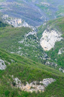 Yaz Kırım dağ manzarası (Ukrayna). Büyük Kırım Kanyon .