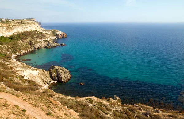 Vista rochosa da costa — Fotografia de Stock