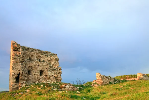 Καλοκαίρι Ηλιοβασίλεμα Της Κριμαίας Αρχαίο Φρούριο Κοντά Σεβαστούπολη Πόλη Την — Φωτογραφία Αρχείου