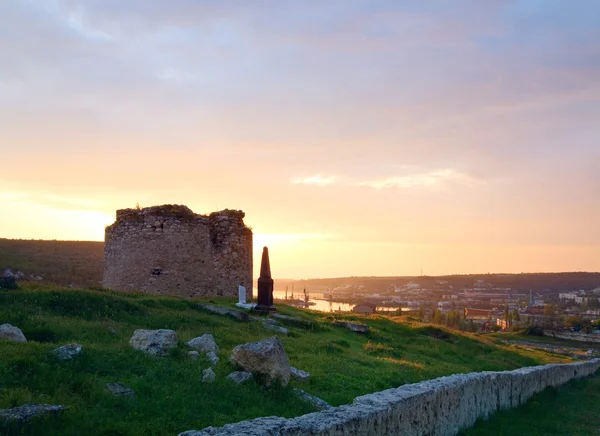 Crimea antica fortezza vista tramonto (Ucraina ) — Foto Stock