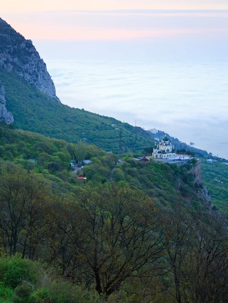 Primavera Mañana Nublado Vista Ciudad Foros Iglesia Borde Roca Crimea —  Fotos de Stock