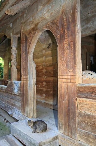 Oekraïense Historische Land Houten Hut Met Houtsnijwerk Kat Ingang Drempel — Stockfoto