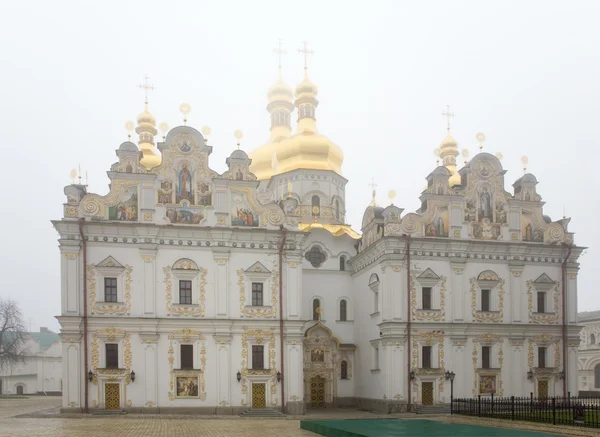 Kyjevo ペチェールスィカ lavra 教会ビュー — ストック写真