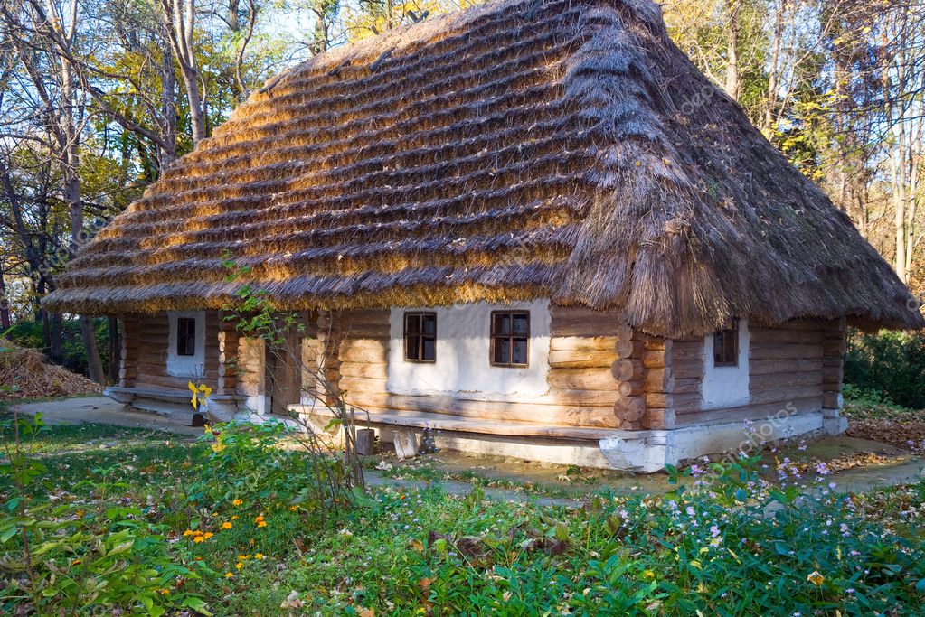 Historical country wooden hut with thatched roof — Stock Photo ...