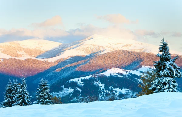 Winter sunset mountain landscape — Stock Photo, Image
