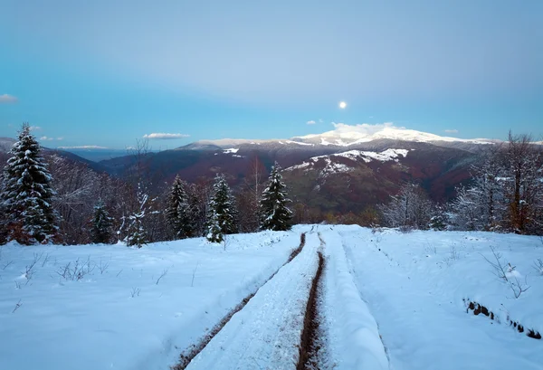 겨울 밤 산 풍경 — 스톡 사진