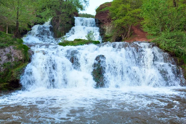 Cachoeira poderosa — Fotografia de Stock