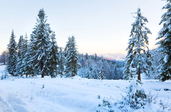 Kış günbatımı dağ manzarası — Stok fotoğraf