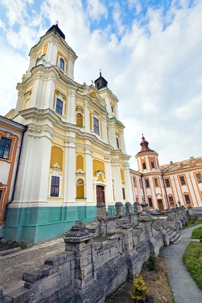 Antigo Colégio Jesuíta na cidade de Kremenets (Ucrânia ). — Fotografia de Stock