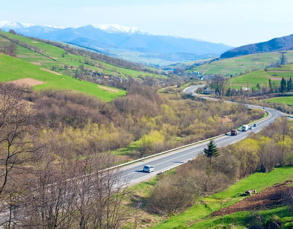 Primavera montaña país valle vista —  Fotos de Stock