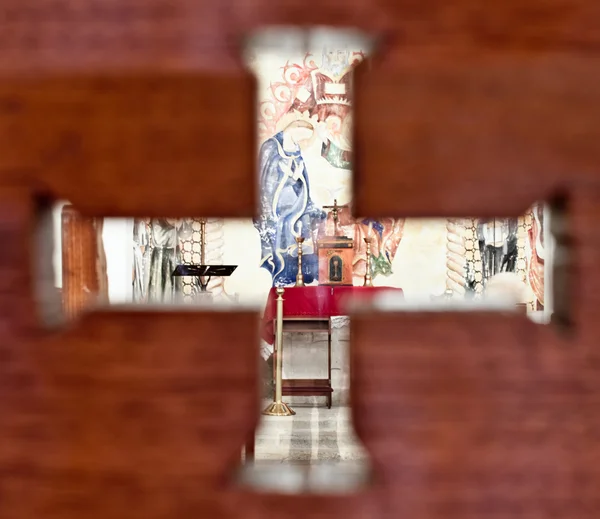 Titta Religiösa Symboler Tråg Annan Symbol Ristade Baksidan Stol — Stockfoto