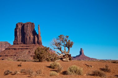 Monument valley utah ve arizona doğal kaya oluşumları