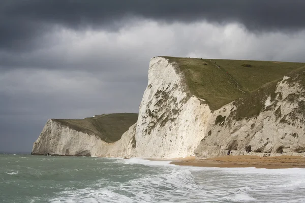 Moody sky over white cliffs — Stock Photo, Image