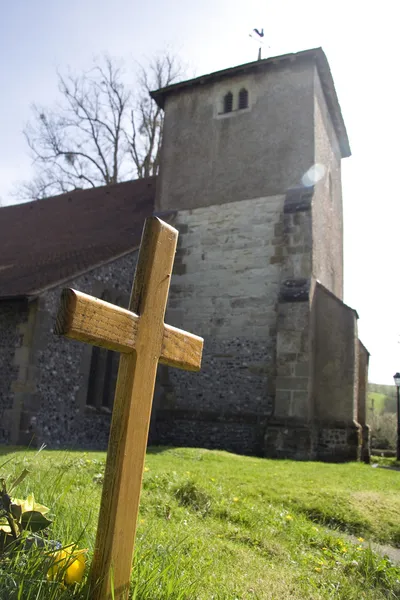 Croce e chiesa — Foto Stock