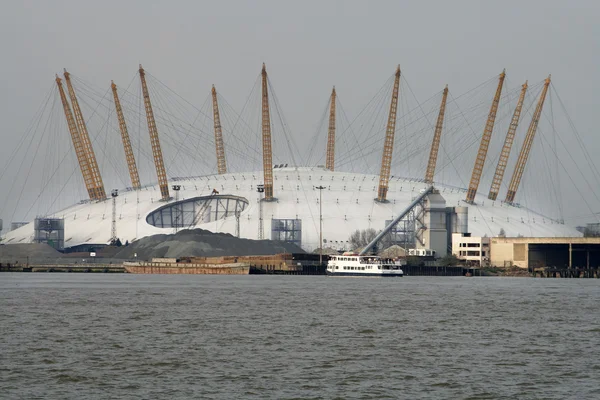Millennium Dome and Thames — Stock Photo, Image