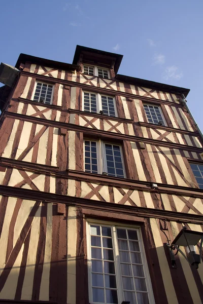 Edificio medieval de entramado de madera —  Fotos de Stock