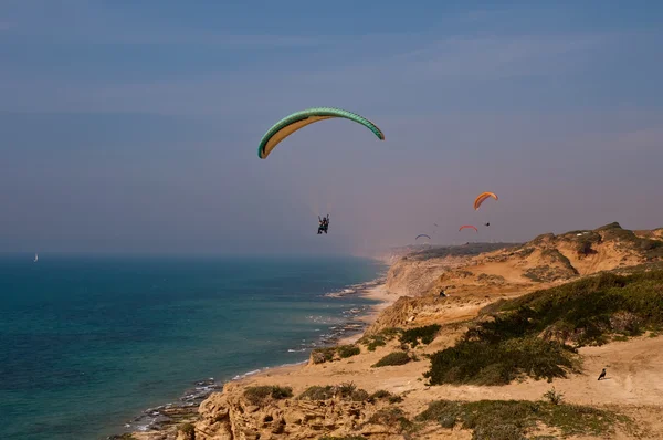 Paraglider over the Mediterranean sea, Israel . sea, Israel . — Stock Photo, Image