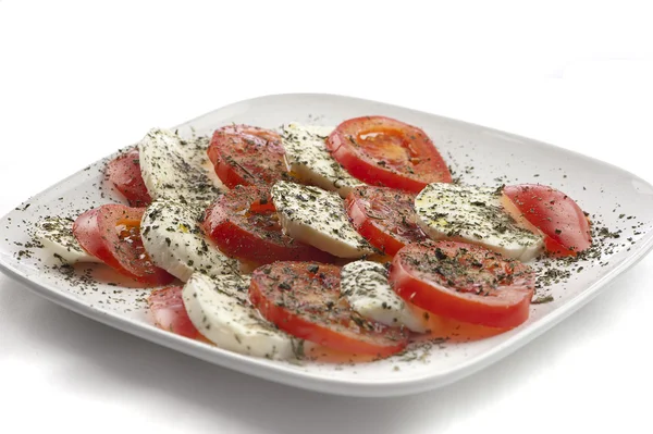 Mozzarella peyniri, domates ile — Stok fotoğraf