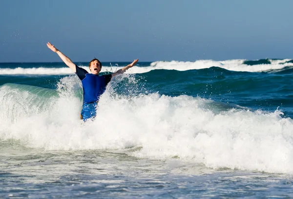 Man Jumping Ocean Waves — Stock Photo, Image