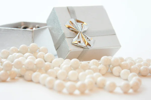 stock image Gift box and the beads