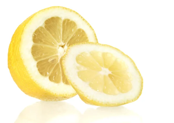 Wyciąć cytryny i jego odbicie w szklanej powierzchni — Zdjęcie stockowe