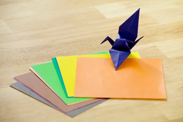 Origami papieru i modelu klasycznym Żuraw — Zdjęcie stockowe