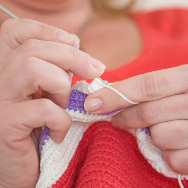 Crocheting Algo Muy Brillante — Foto de Stock