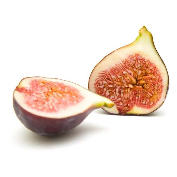 Frutti di fico viola maturi isolati su sfondo bianco — Foto Stock