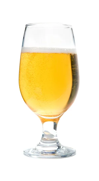 เบียร์เทสดในแก้ว ที่แยกจากสีขาว — ภาพถ่ายสต็อก