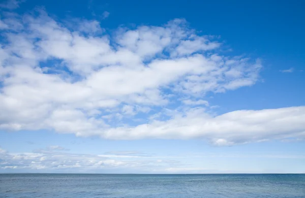 Hemel Zee Groothoek Shot Blauw Dramatische Kleurovergang Turquose Wolken Cloudscape — Stockfoto