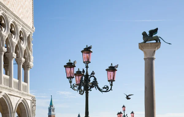 Lamp-post on San Marco Square in Venice, Italy — Stock Photo, Image