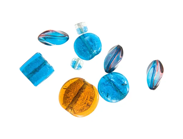 Selección de perlas de vidrio y resina en azul con una en contraste —  Fotos de Stock