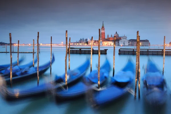 Gondolas anchored on Grand Canal in Venice — Stock Photo, Image