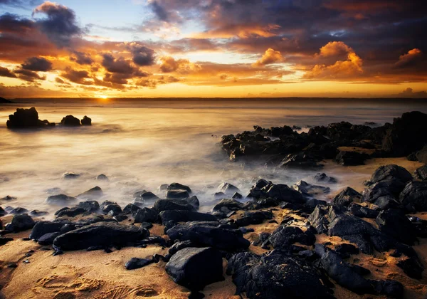 Pôr do sol costeiro — Fotografia de Stock