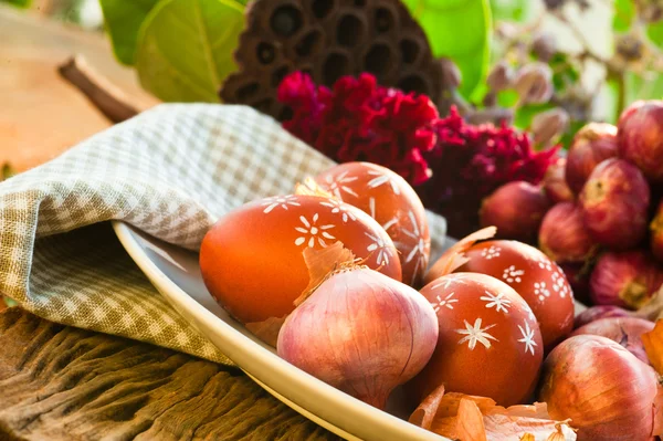 Naturally Colored Easter Eggs Onion Skin Hand Painted — Stock Photo, Image