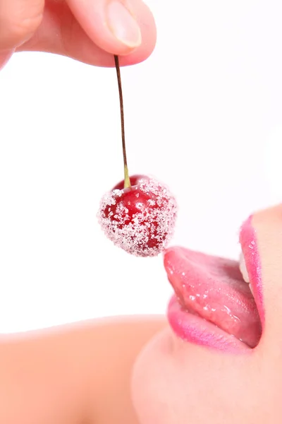 Foto van cherry, lippen en tong — Stockfoto