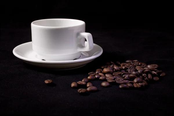 Coffee Cup Spilled Coffee Beans Black — Stock Photo, Image