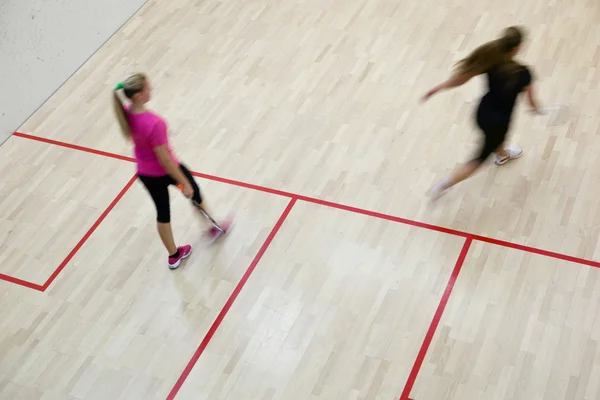 Duas Jogadoras Squash Feminino Ação Rápida Uma Quadra Squash Imagem — Fotografia de Stock