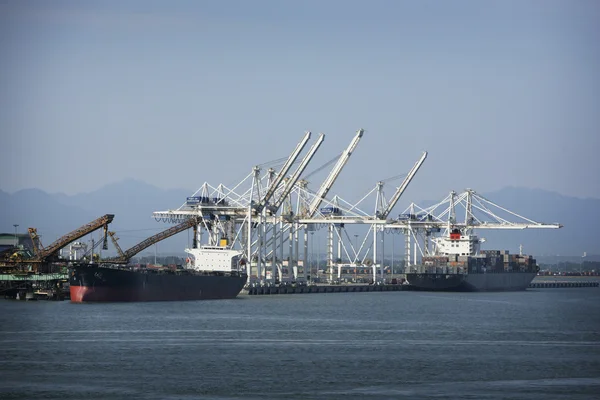 Containerhafen — Stockfoto
