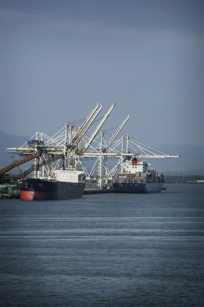 Puerto de contenedores —  Fotos de Stock