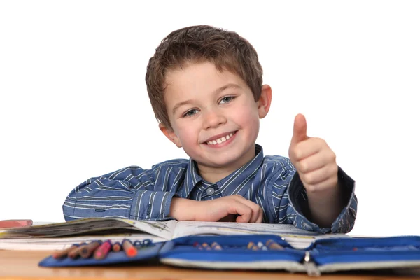 Roztomilý Mladý Chlapec Dělat Domácí Úkoly — Stock fotografie