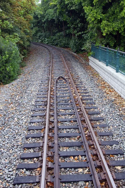 Αστικός σιδηρόδρομος. — Φωτογραφία Αρχείου